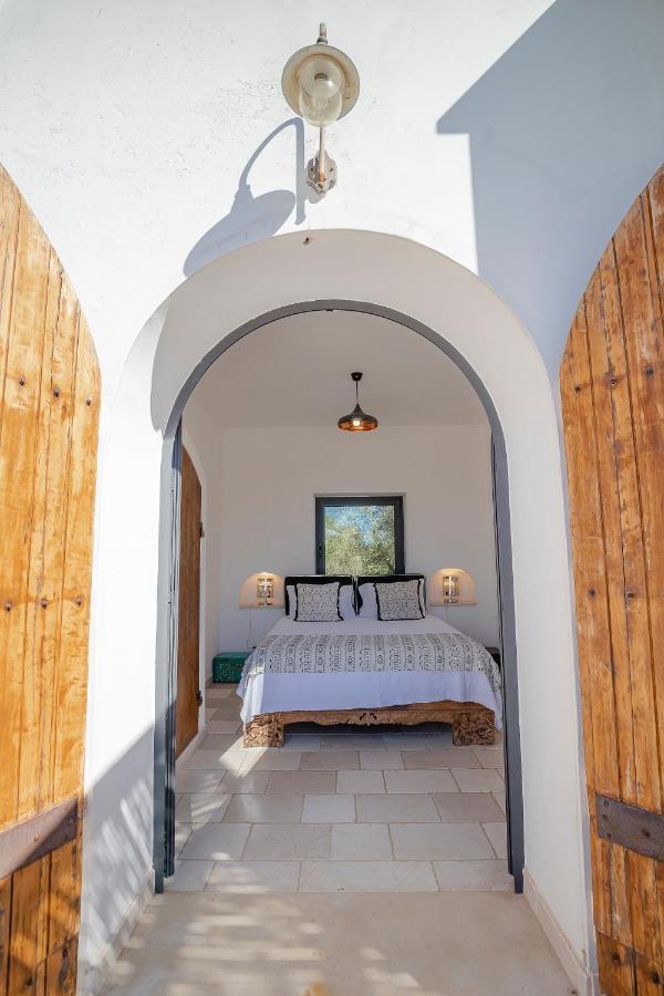 Cisternino Villa in Olive Groove Esterno foto